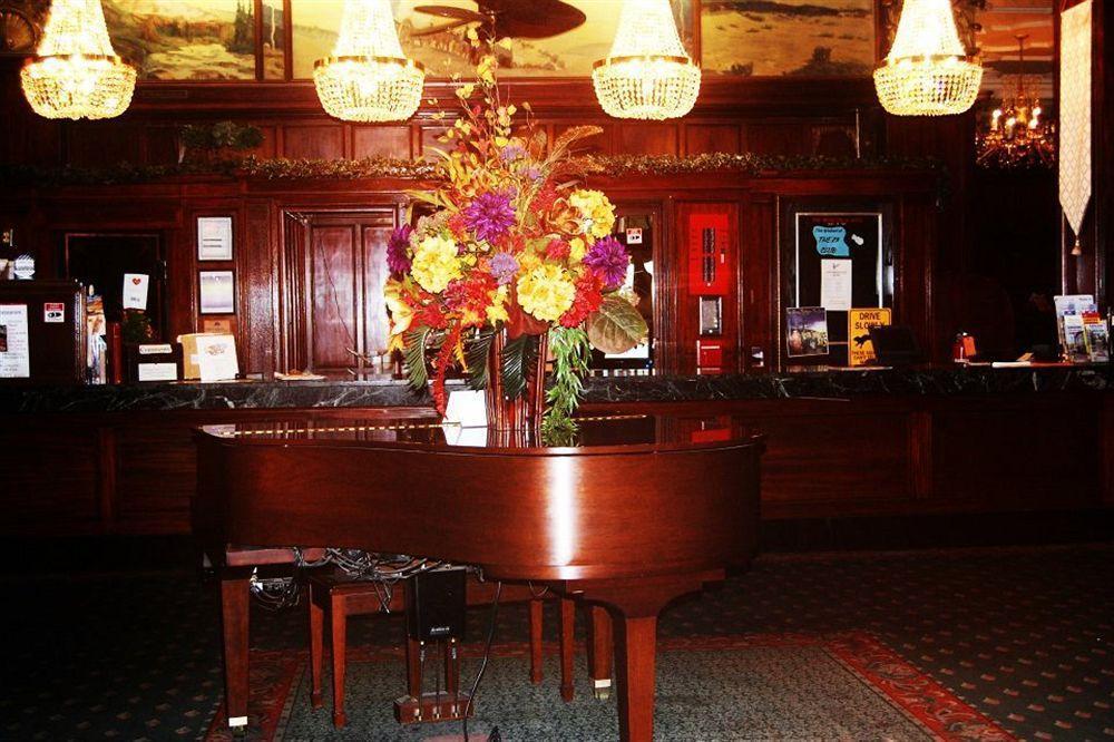 The Monticello Hotel Лонгвю Екстериор снимка