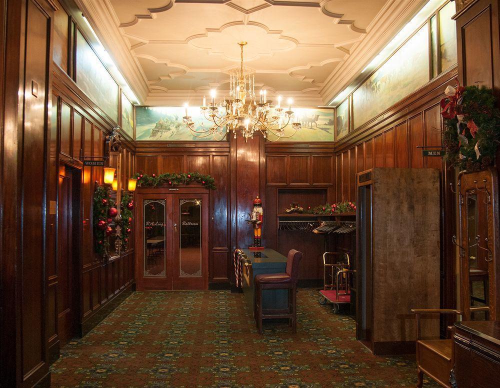 The Monticello Hotel Лонгвю Екстериор снимка