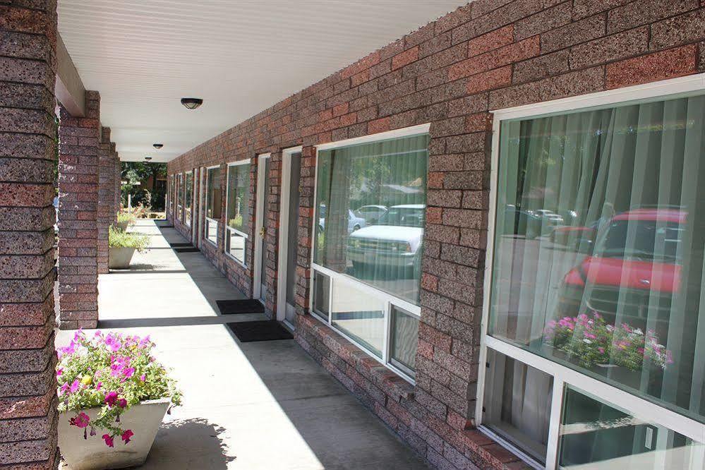 The Monticello Hotel Лонгвю Екстериор снимка