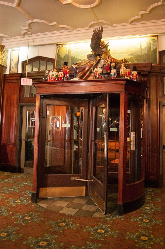 The Monticello Hotel Лонгвю Екстериор снимка