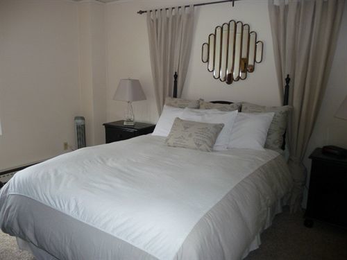 The Monticello Hotel Лонгвю Екстериор снимка