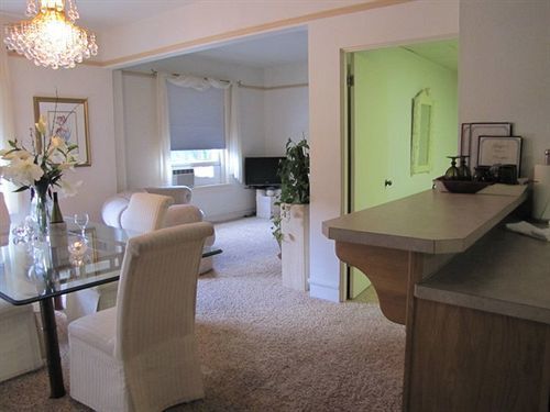 The Monticello Hotel Лонгвю Екстериор снимка